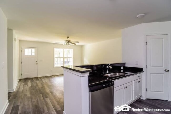 Building Photo - Newly built 4 bedroom 2 bath
