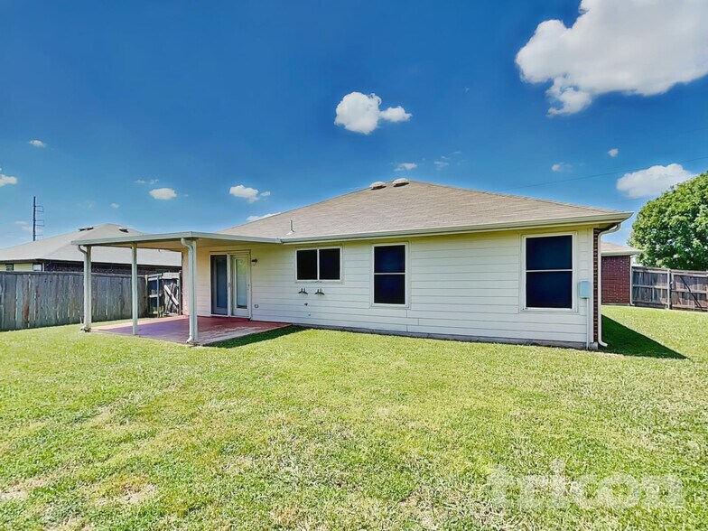 Building Photo - 235 Gayleh Ln