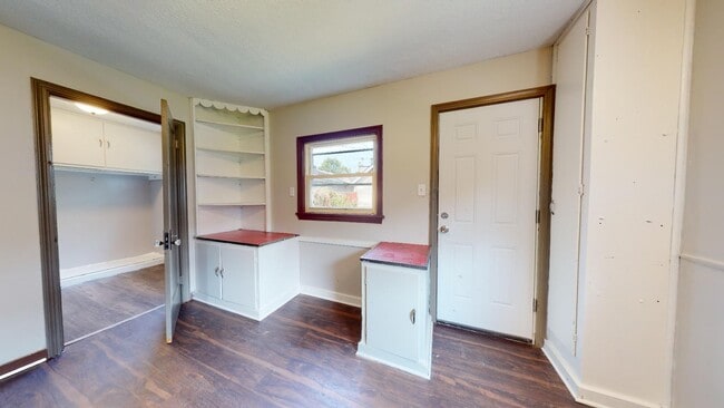 Building Photo - Cudell Area - 4 Bedroom Single Family Home