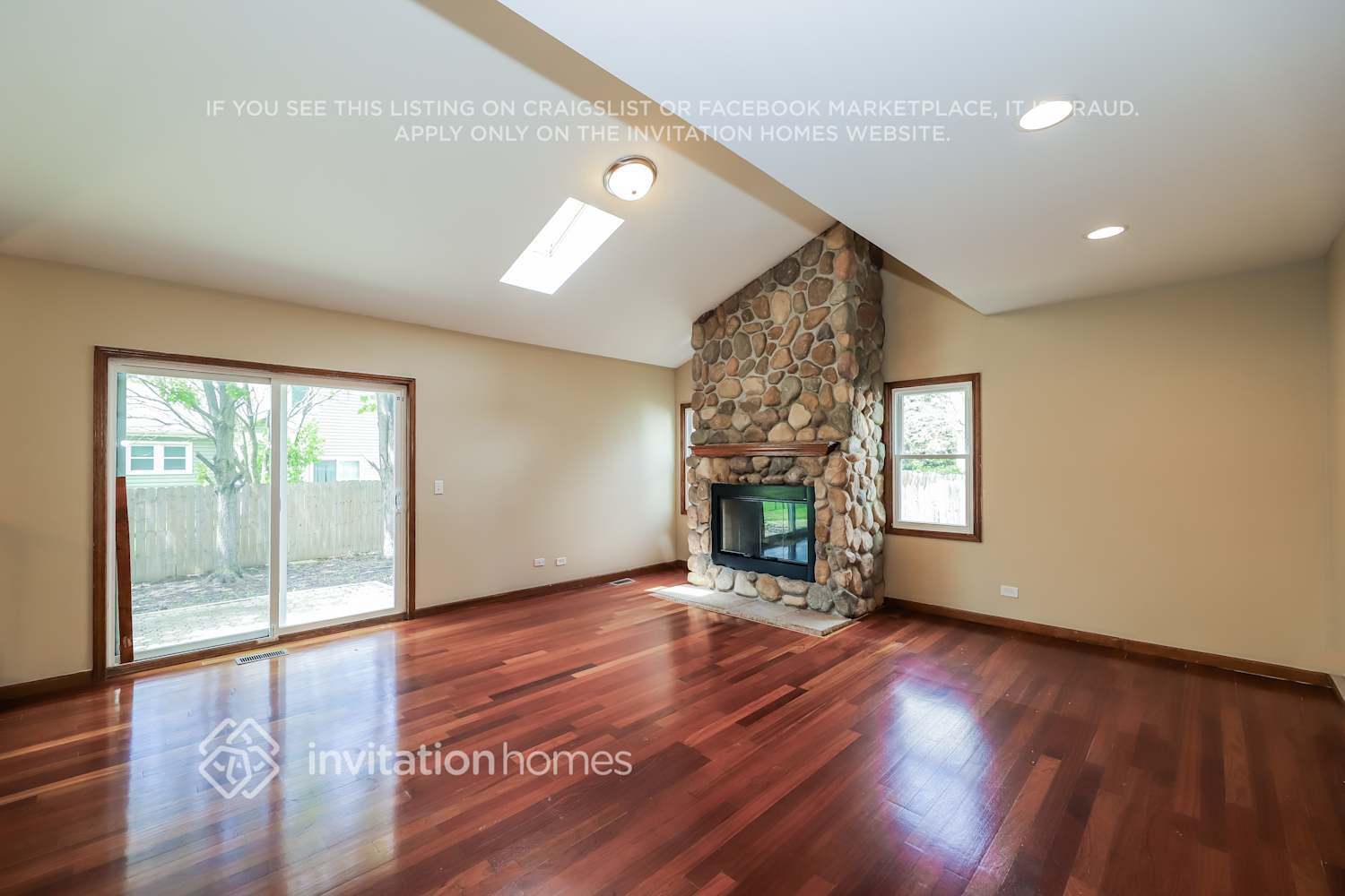 Building Photo - 107 Country Ct