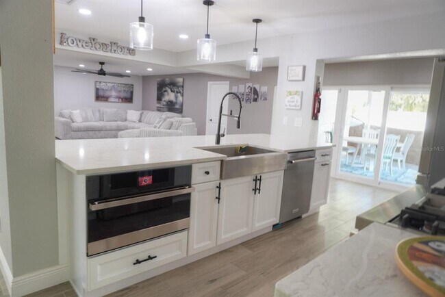 Building Photo - 293 Monte Cristo Blvd