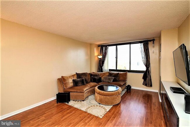 Building Photo - 5500 Holmes Run Pkwy