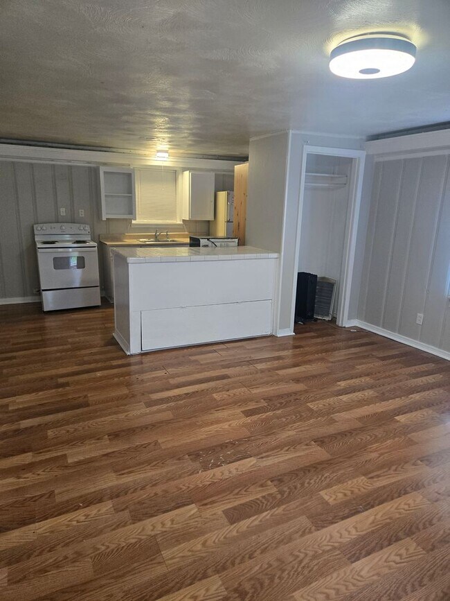 Building Photo - 2604 Bomar Ave