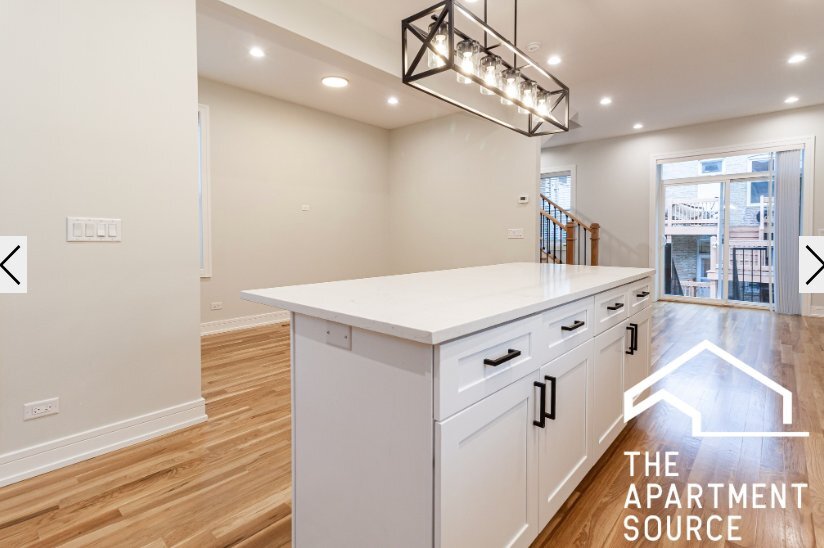 Building Photo - 858 N Paulina St