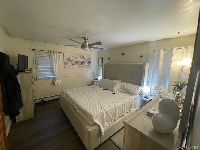 Building Photo - 3 Plymouth Rock Ct