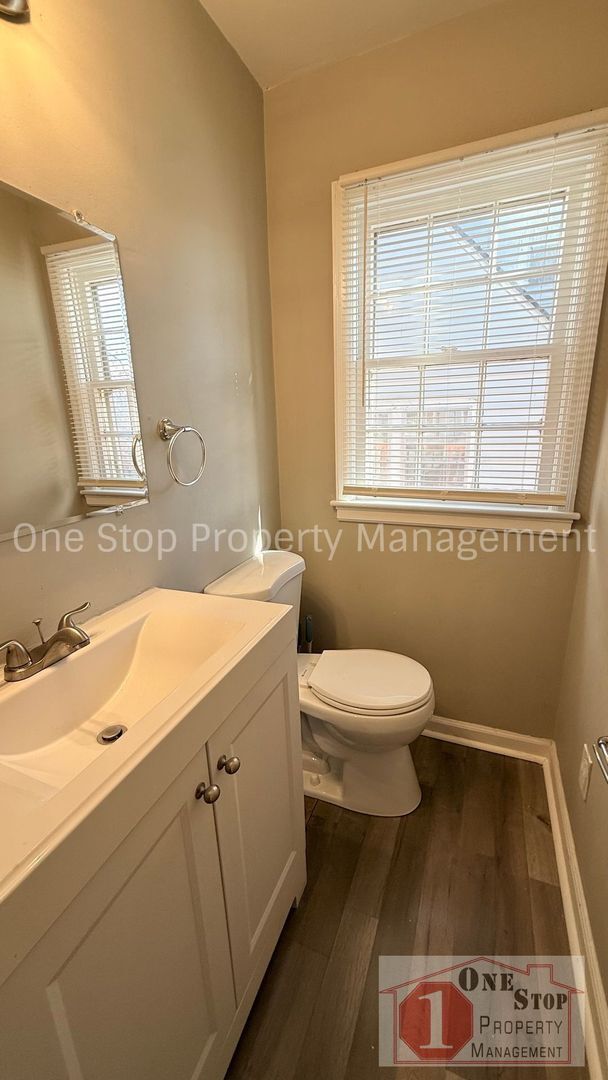 Building Photo - Beautiful 3 Bedroom 2 Bathroom in Kansas City