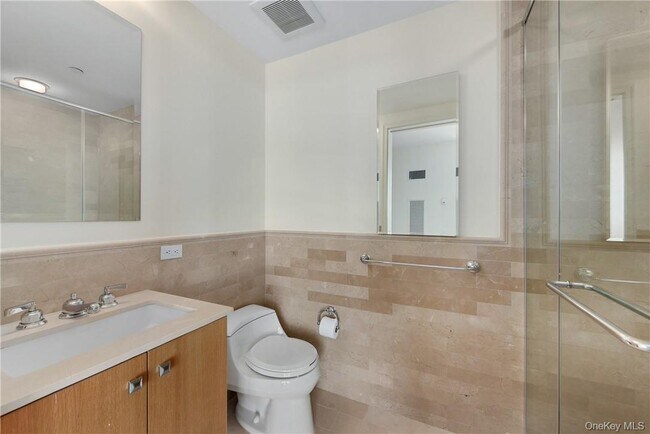 Building Photo - 1 Renaissance Square