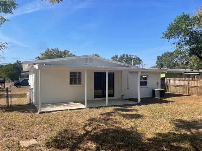 Building Photo - 10935 N 14th St