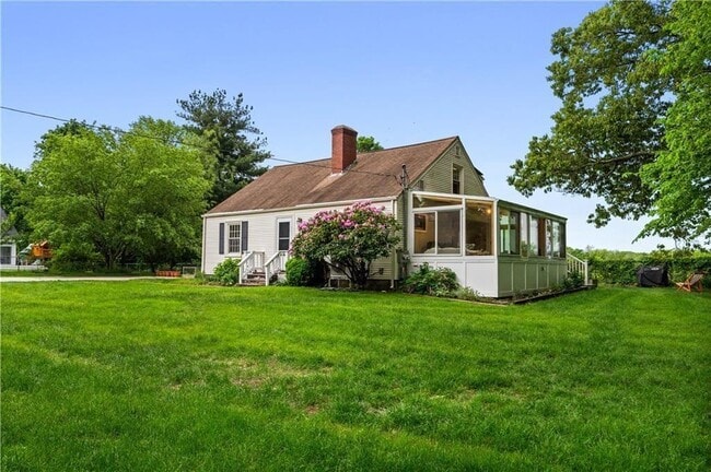 Building Photo - 27 1/2 Doro Pl