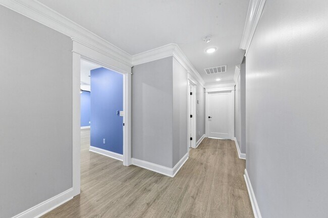 Building Photo - 601 Joyce Ave