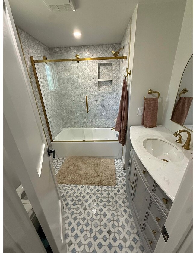 Building Photo - 4083 SW Dickinson St