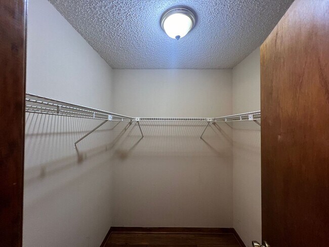 Building Photo - Pensacola - Windermere - 3 Bedroom, 2 Bath...