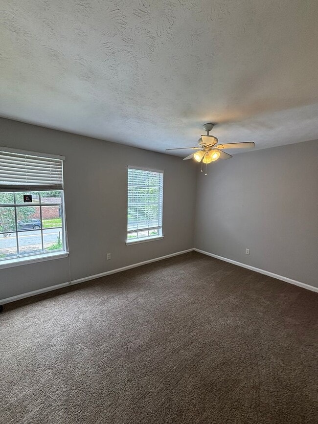 Building Photo - HALF OFF SECOND MONTH!! Beautiful 3 Bedroo...
