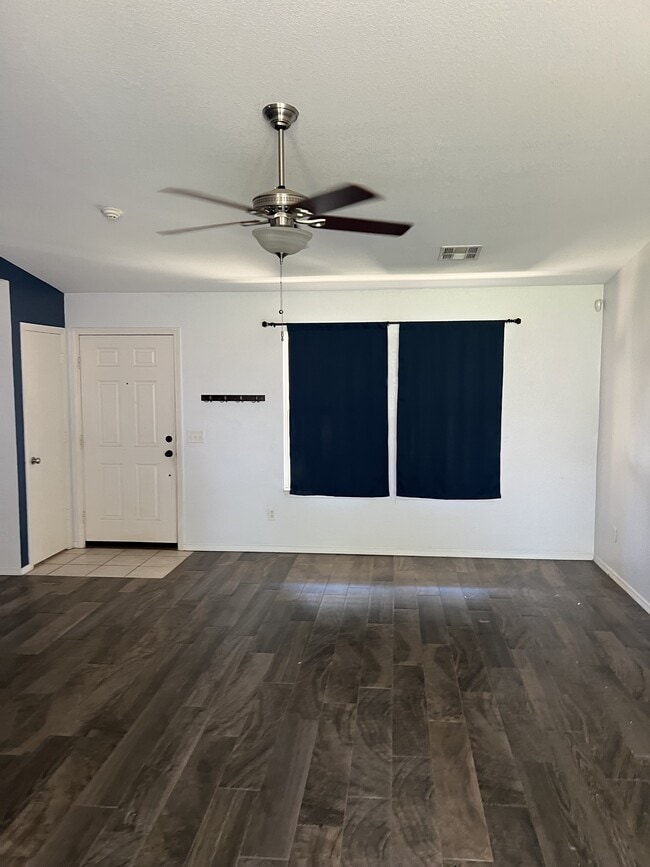 Building Photo - 9116 Snowberry Dr