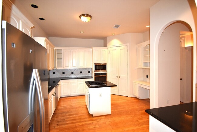 Building Photo - 1117 Malone St