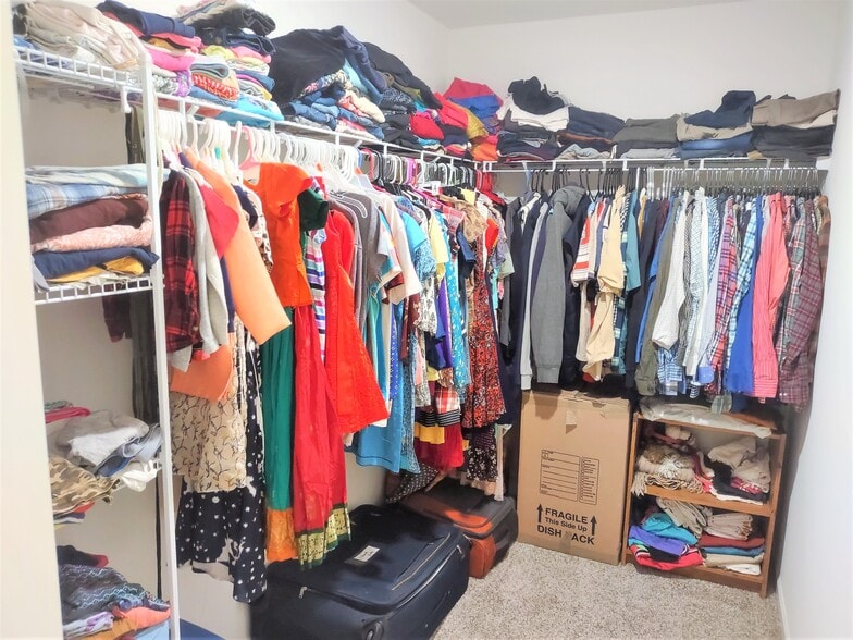 Master bedroom closet - 1925 Turtle Creek Ct