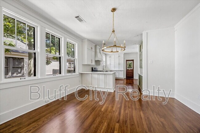 Building Photo - 394 S Prescott St