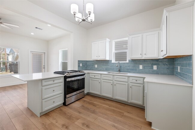 Building Photo - 4710 Ave S