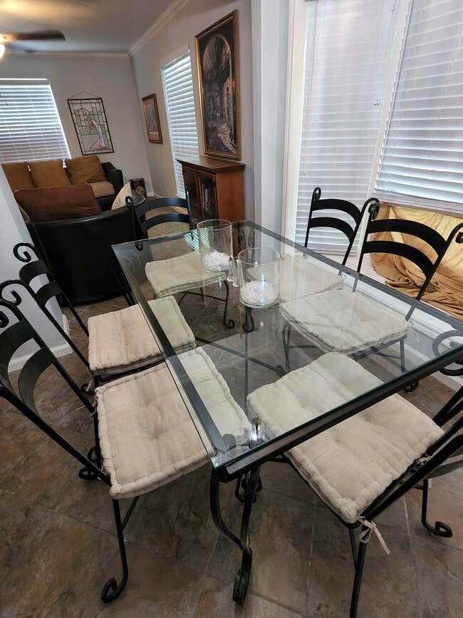 Dining room. - 5201 Heatherstone Dr
