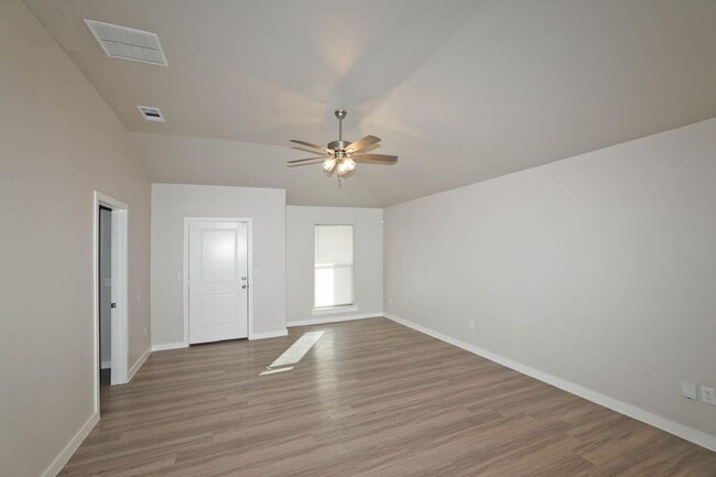 Building Photo - 6904 Athens St