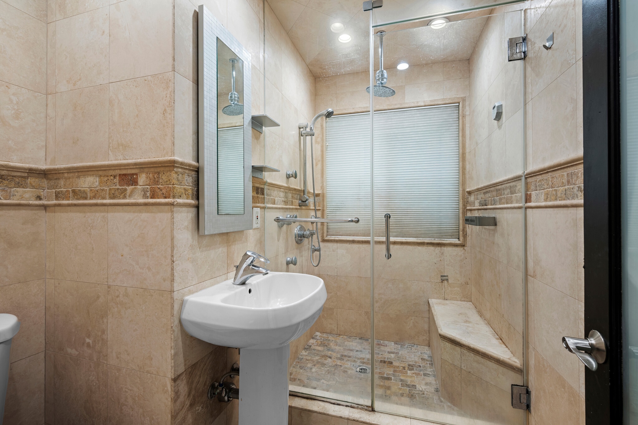 Building Photo - 1544 Golf Club Dr