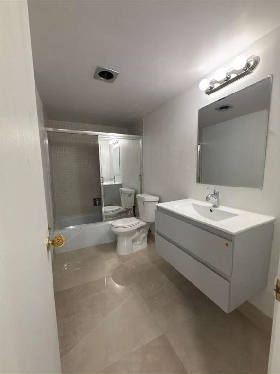 Building Photo - 9001 Jacaranda Ln