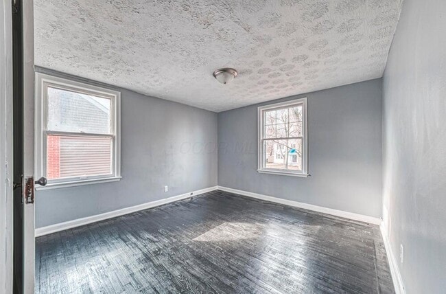 Building Photo - 2360 Taylor Ave