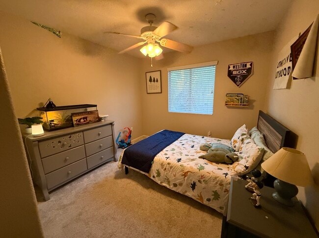 Building Photo - 30454 Silver Hawk Dr