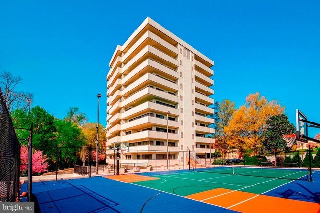 Building Photo - 5300 Columbia Pike