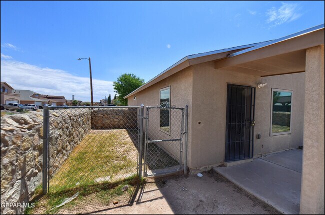 Building Photo - 7351 Burntside Ln