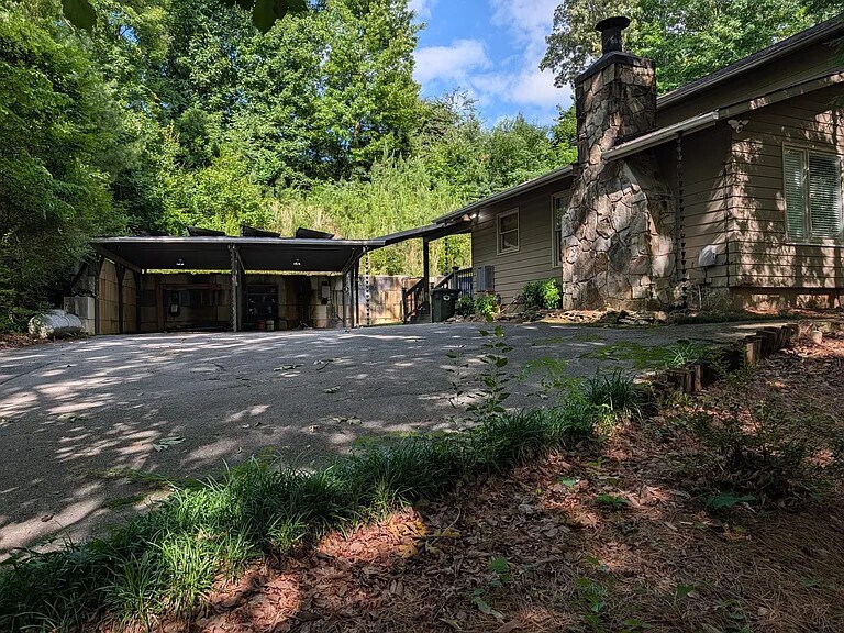 Building Photo - 505 Winding Way