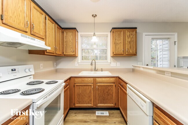 Building Photo - 3915 Landover Dr