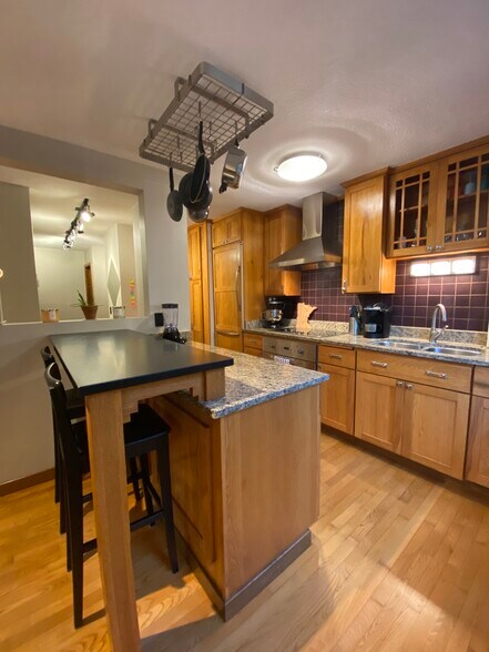 Building Photo - 4029 14th Ave S