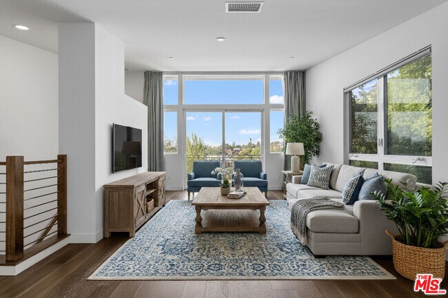 Primary Photo - 1912 Liberty Ct