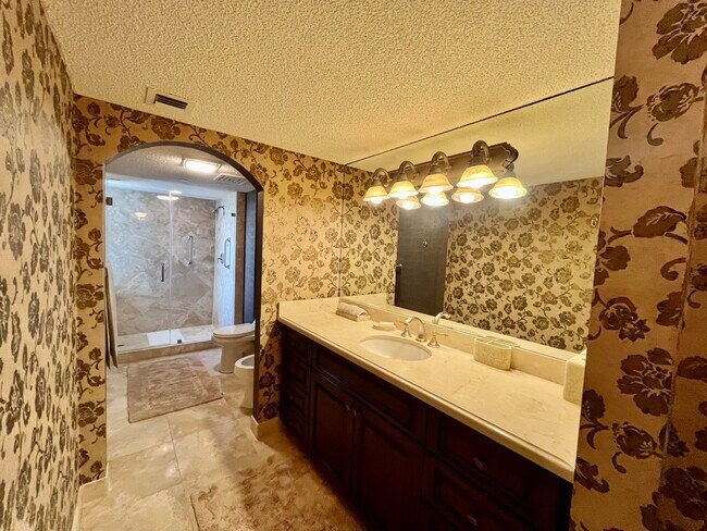 Building Photo - 4100 N Ocean Dr