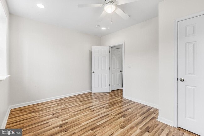 Building Photo - 2335 S Chadwick St