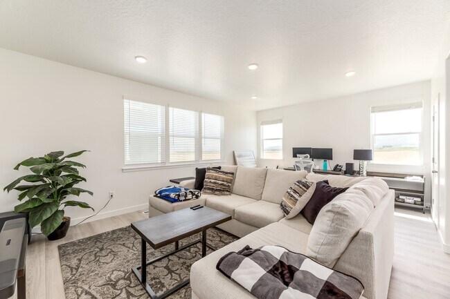 Building Photo - 12996 S Spook Gulch Ct