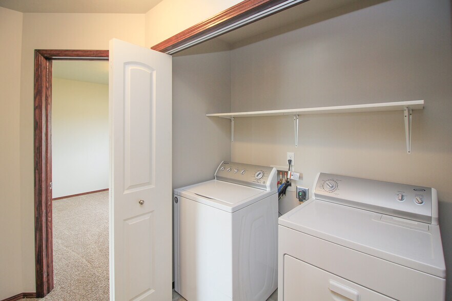 Building Photo - 1013 Tanner Ct