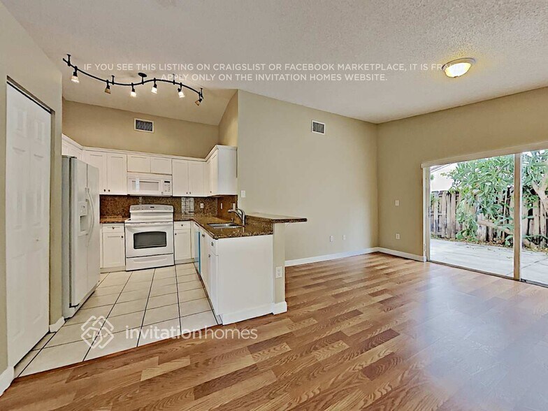 Building Photo - 9621 SW 164th Ct