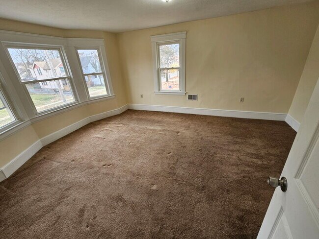 Building Photo - 876 E 149th St