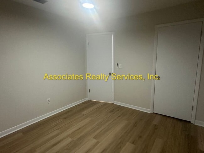 Building Photo - Remodeled 4BD/2BA Home with Den in Northwood!