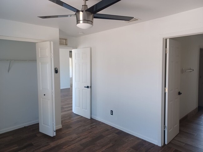 Building Photo - Available Now: 3/2 + den Home On A Quiet D...