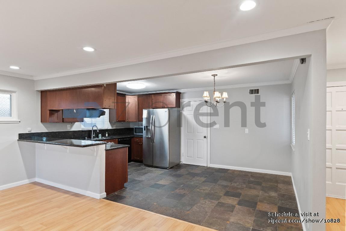 Building Photo - 1861 Briarwood Dr