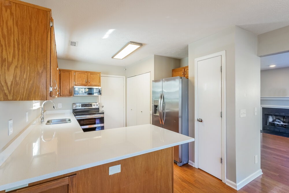 Building Photo - 901 Bexhill Ct S