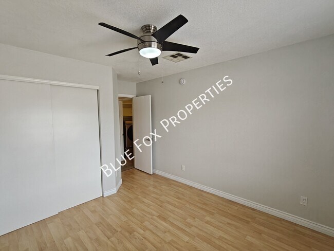 Building Photo - 8854 E Citrus Tree Dr