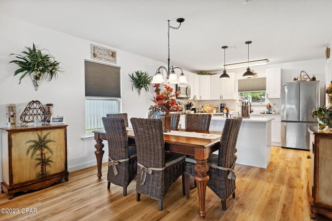 Building Photo - 526 Camellia Ave