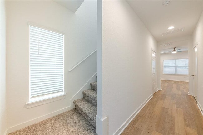 Building Photo - 1040 Winnsboro Lp