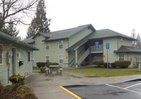 Building Photo - 113 Onyx St