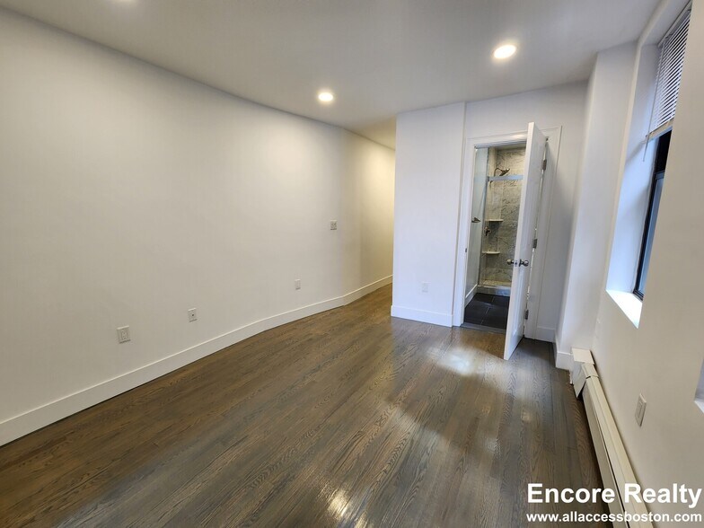 Building Photo - 80 West Cedar St