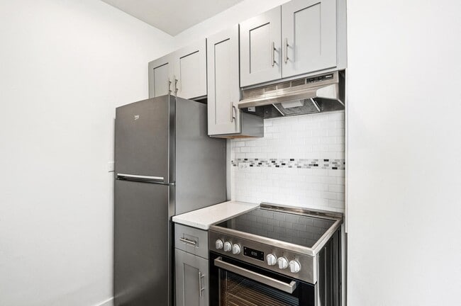 Building Photo - 5726 N. Winthrop